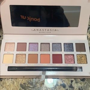 Anastasia Beverly Hills carli bybel